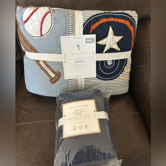 Pottery Barn All-Star Sports Quilt Bedding Set Twin Navy Sham Bundle Set - Picture 3 of 6